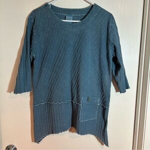 Focus‎ casual lifestyle blue 3/4 sleeve top small
